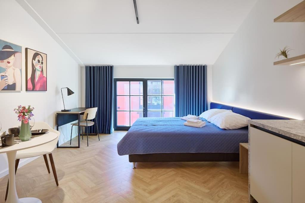 Stylish Volta Quarter Studios with AC