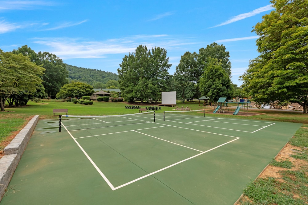 Tremont Lodge & Resort - photo 241