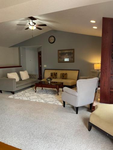 Urbandale Ranch — 4-Star Luxury Hotel in Urbandale, United States