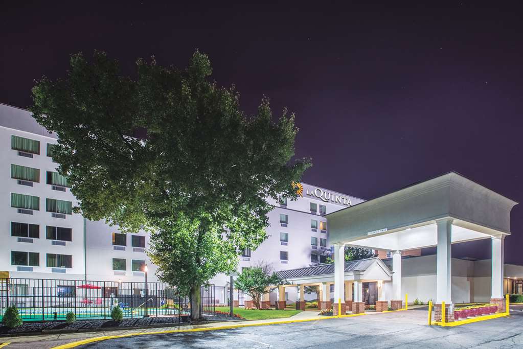 La Quinta Inn & Suites by Wyndham DC Metro Capital Beltway - photo 7