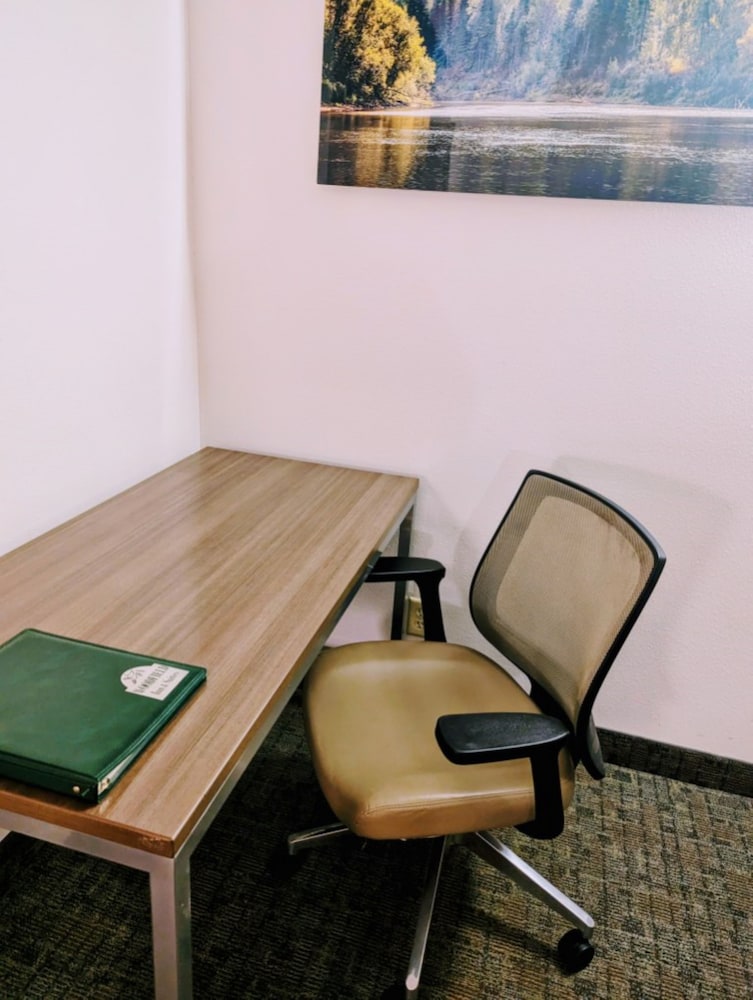 Woodfield Inn and Suites - photo 15