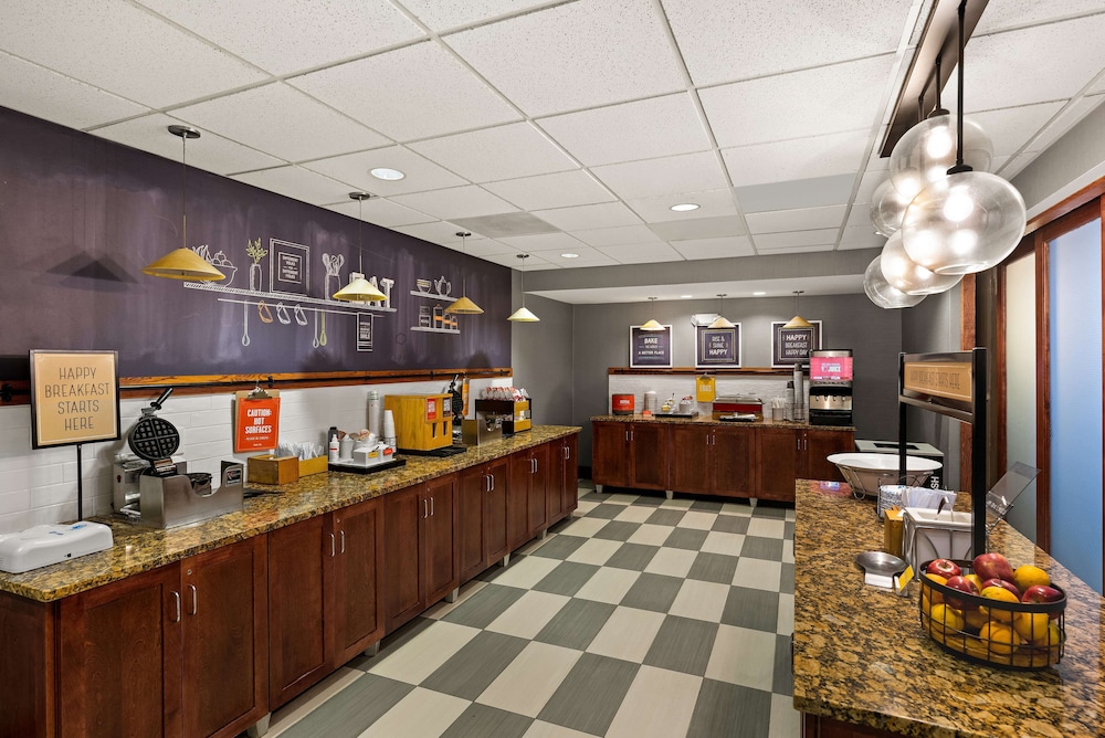 Hampton Inn & Suites Poughkeepsie - photo 40