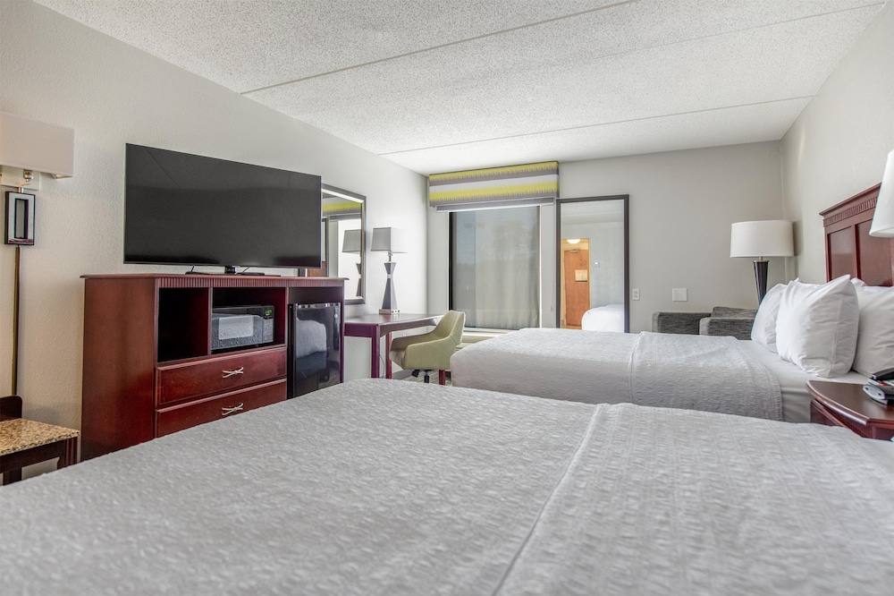 Hampton Inn Newport News Yorktown - photo 7