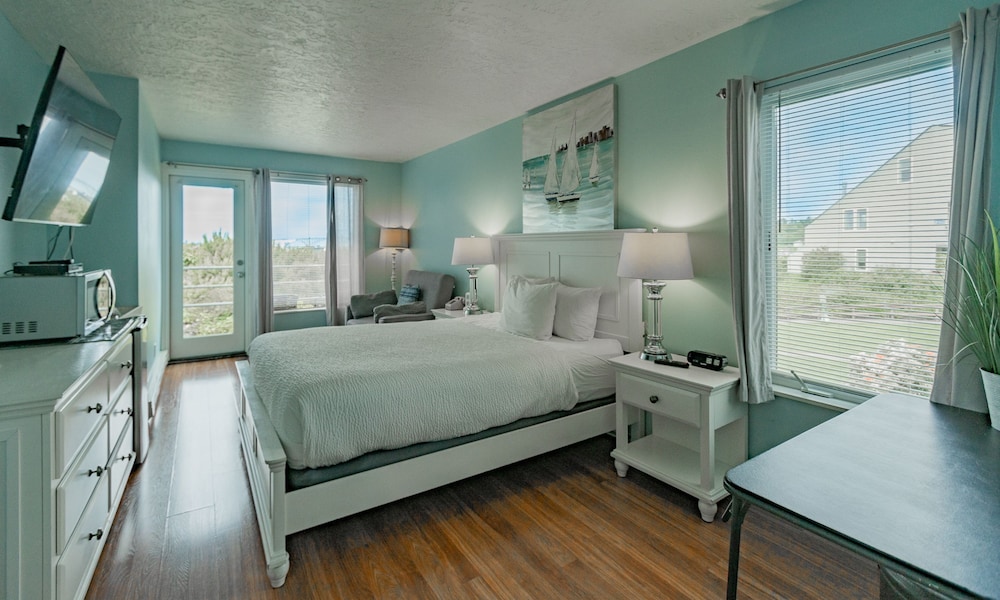 Embarcadero Resort Hotel & Marina - photo 17