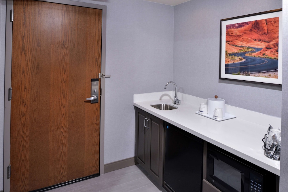 Hampton Inn & Suites Carson City - photo 25