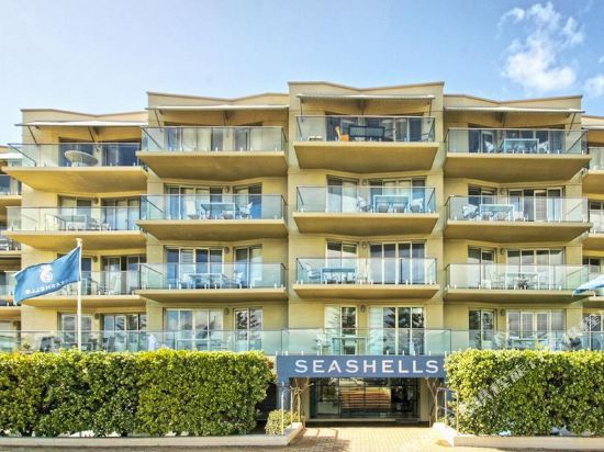 The White Pearl Apartment Direct Ocean Views Top Floor — 4-Star Luxury Hotel in Perth, Australia