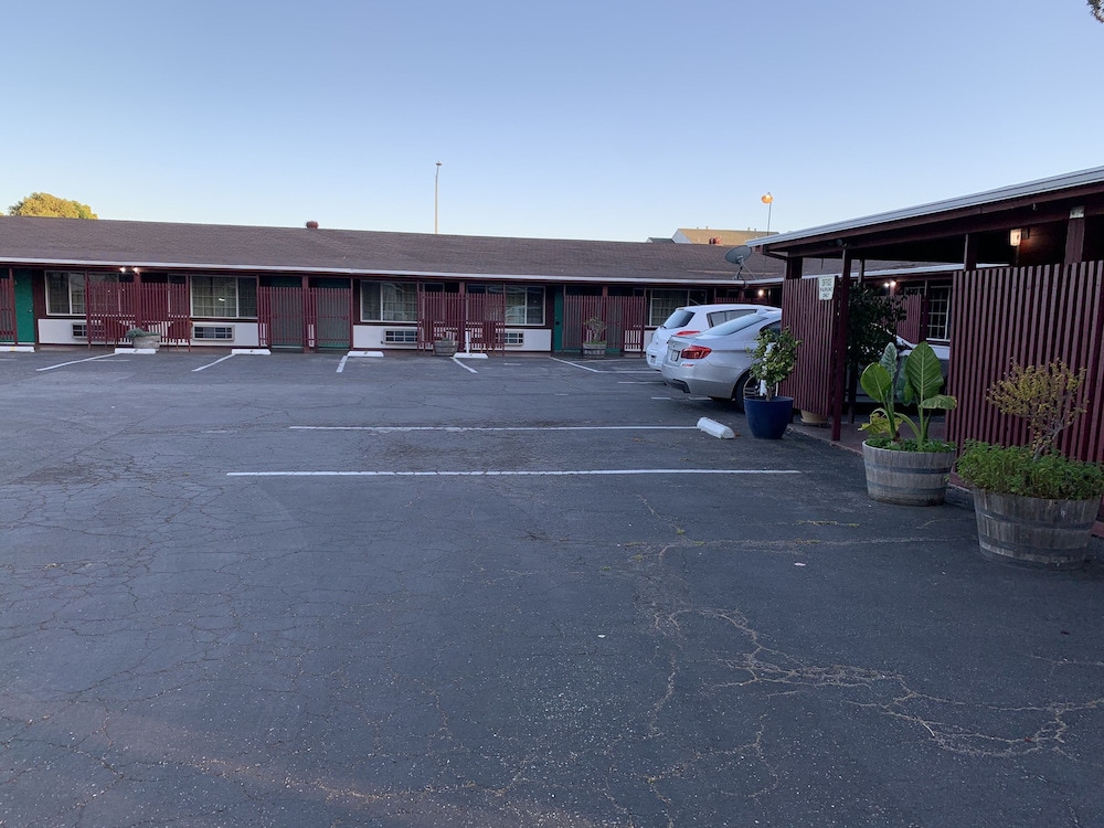Pacheco Pass Motel - photo 30