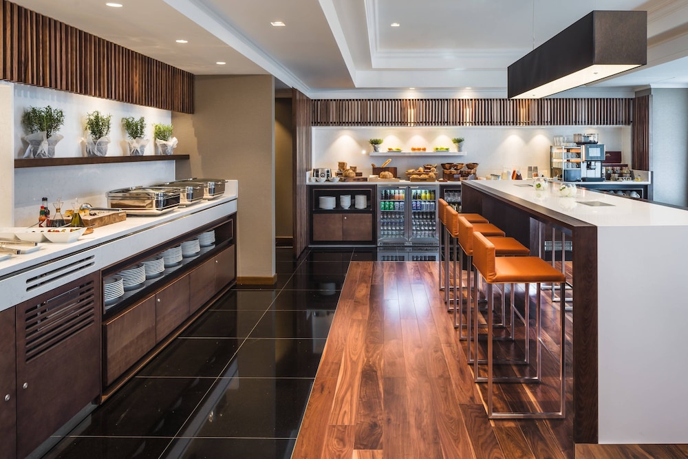 מזון ומשקאות