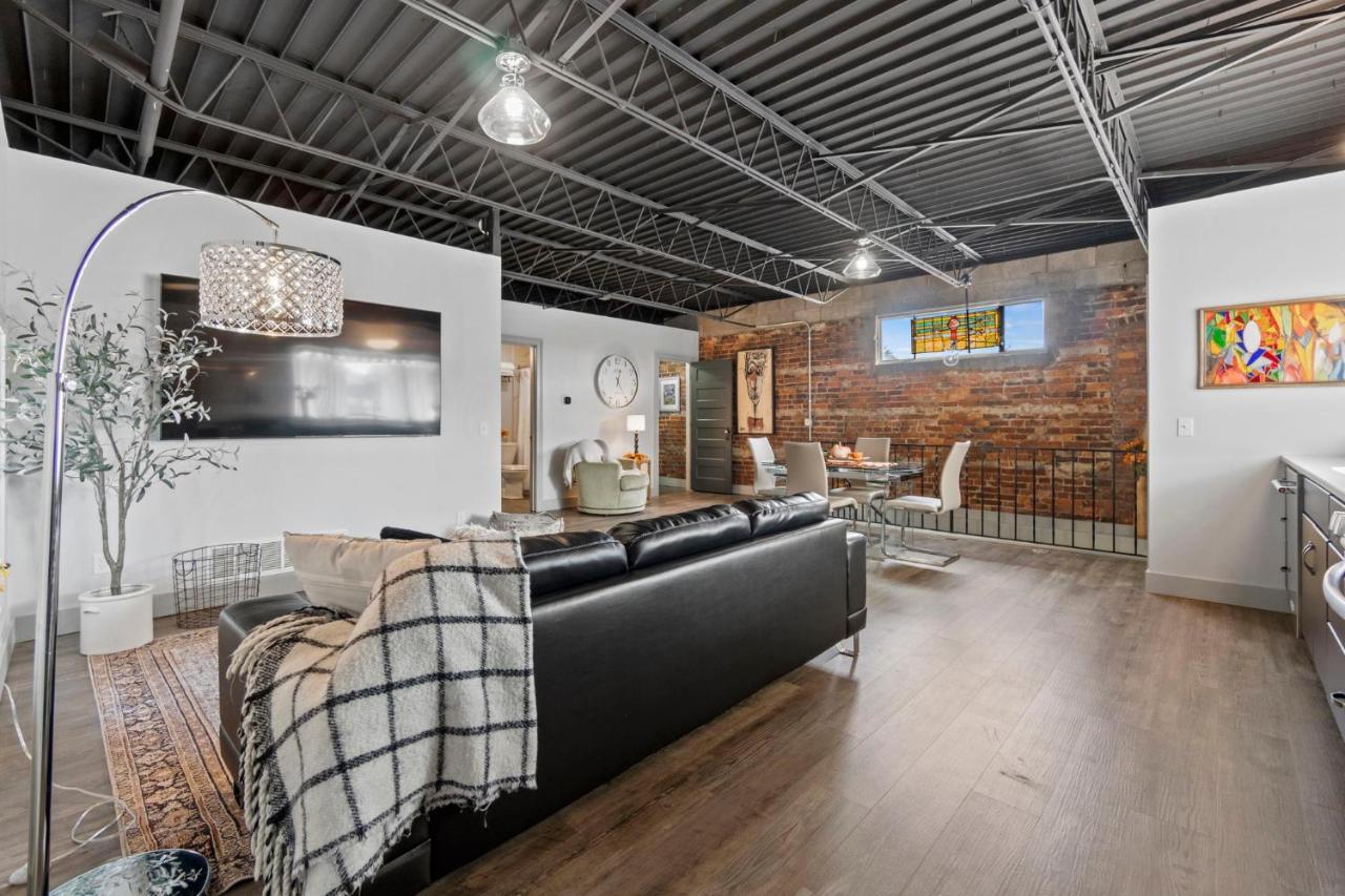 The 418. An 1866 Build with Modern Comforts — 4-Star Luxury Hotel in Fort Wayne, United States