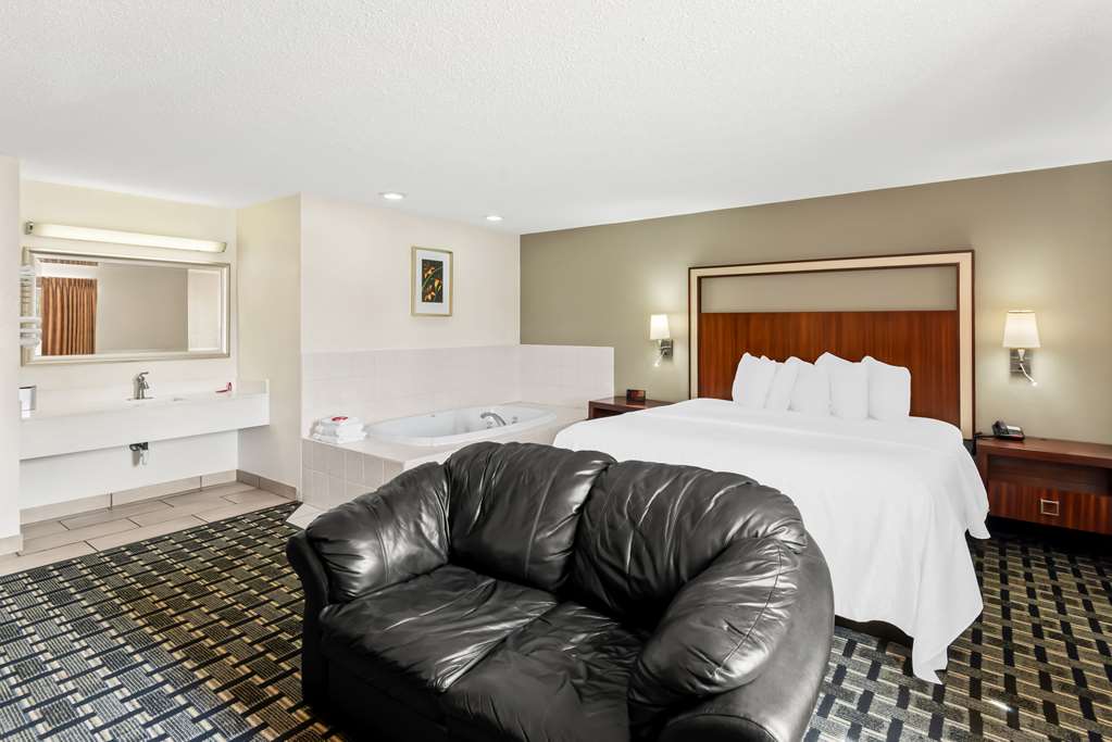 SureStay Hotel by Best Western Manchester - photo 17