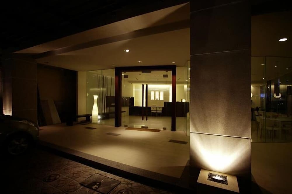 River Hotel - carbon neutral hotel in Jiayi Shi