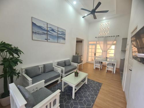 Cemara Homestay — 4-Star Luxury Hotel in Bogor, Indonesia