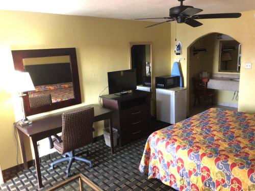 Kings Inn Mexia - photo 24