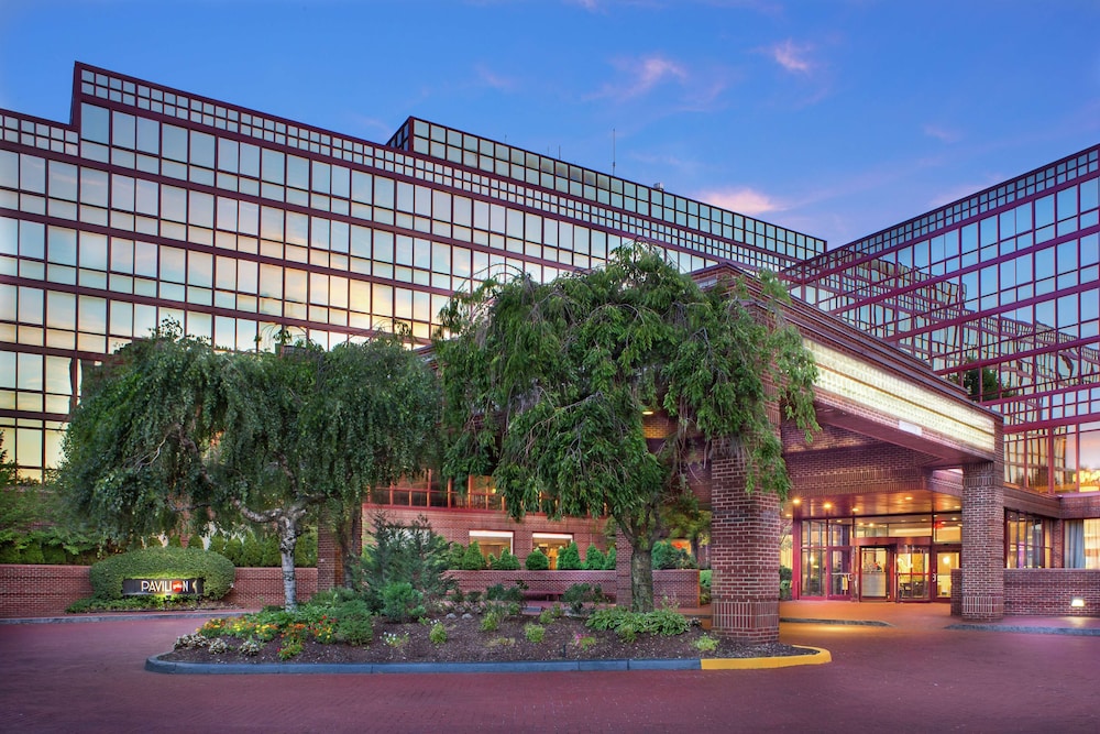 DoubleTree by Hilton New York LaGuardia Airport — hotel in East Elmhurst