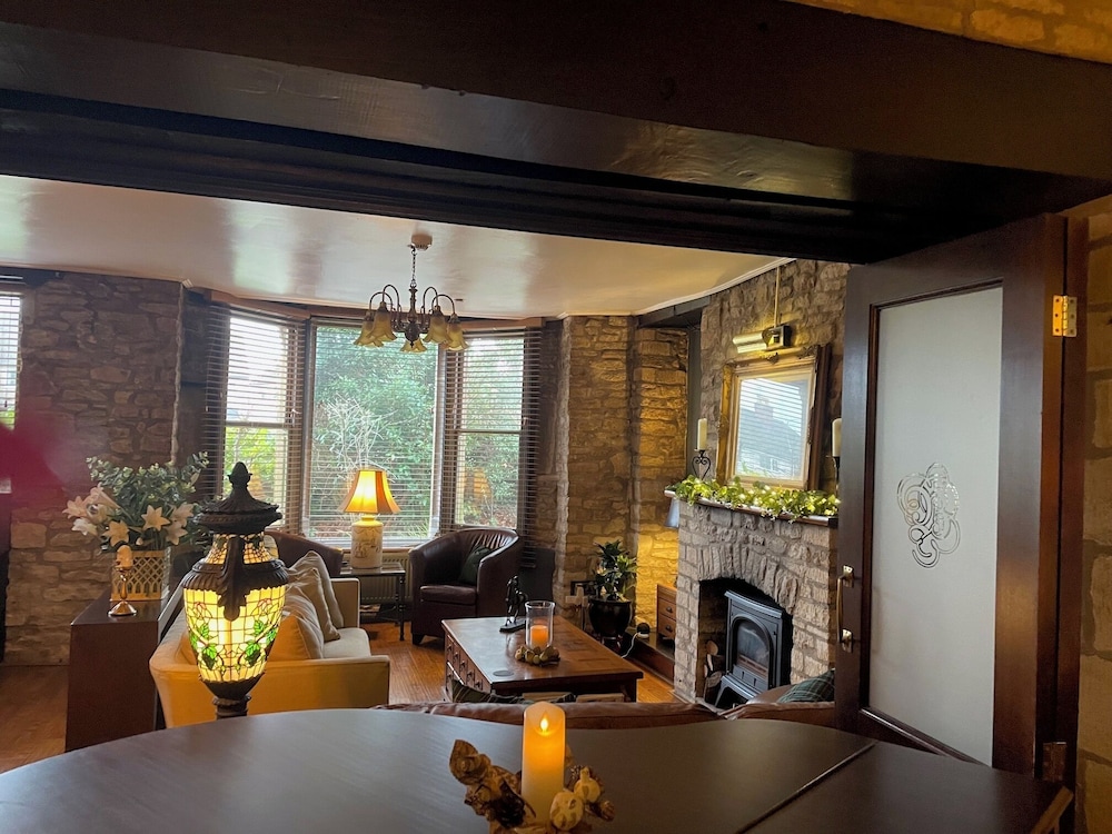 Burford Lodge Hotel in Burford, United Kingdom