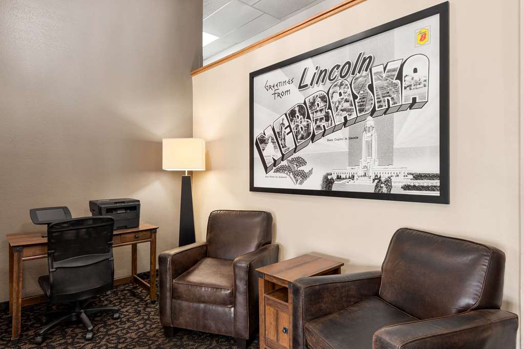 Super 8 by Wyndham Lincoln North - photo 7