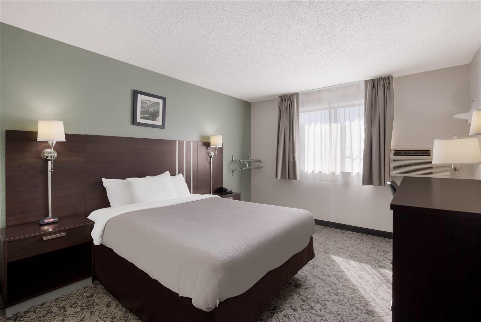 Quality Inn Hall of Fame - photo 10