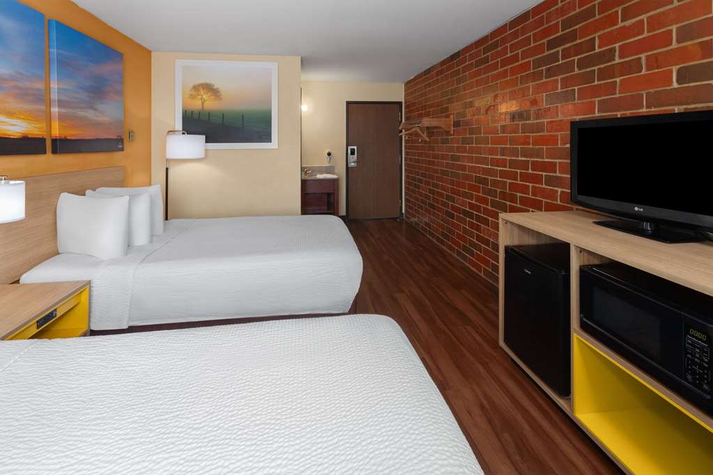 Days Inn by Wyndham Rockford I 90 Casino District - photo 16