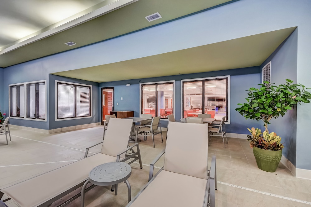 Holiday Inn Express & Suites Greenville Airport by IHG - photo 41