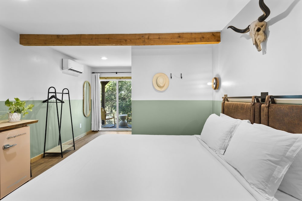 The Bygone Hotel - photo 24