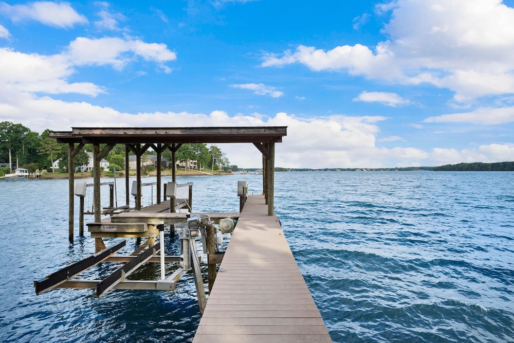 Lake Norman Getaway - photo 60