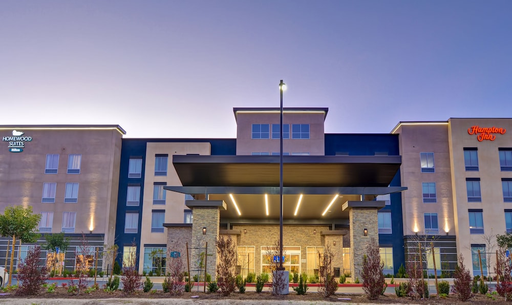 Hampton Inn Chula Vista Eastlake - photo 35