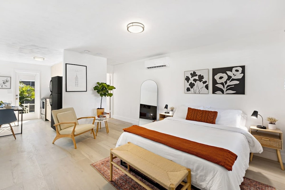 Lovely Rental Unit with free Parking on Premises — 4-Star Luxury Hotel in Fort Lauderdale, United States