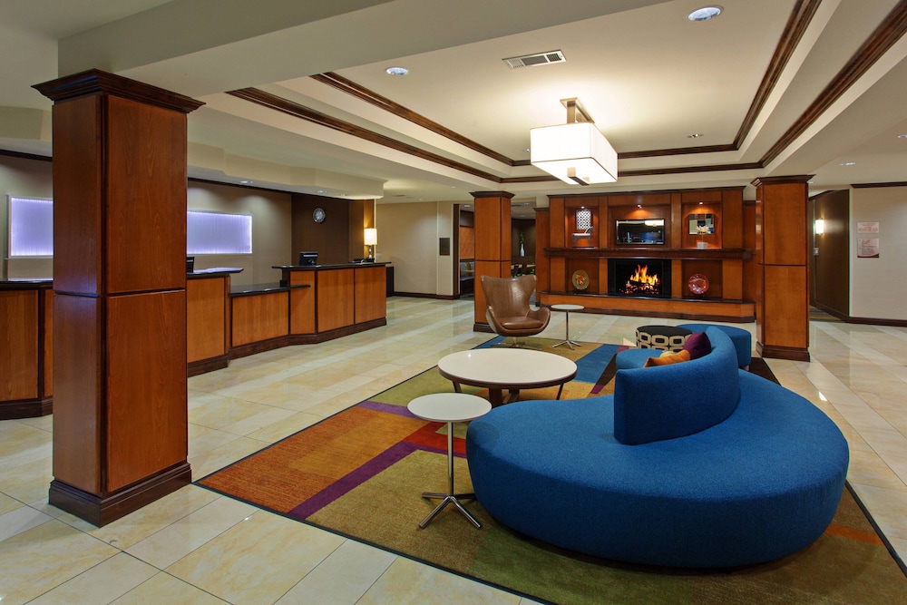 Fairfield Inn & Suites by Marriott El Paso - photo 2