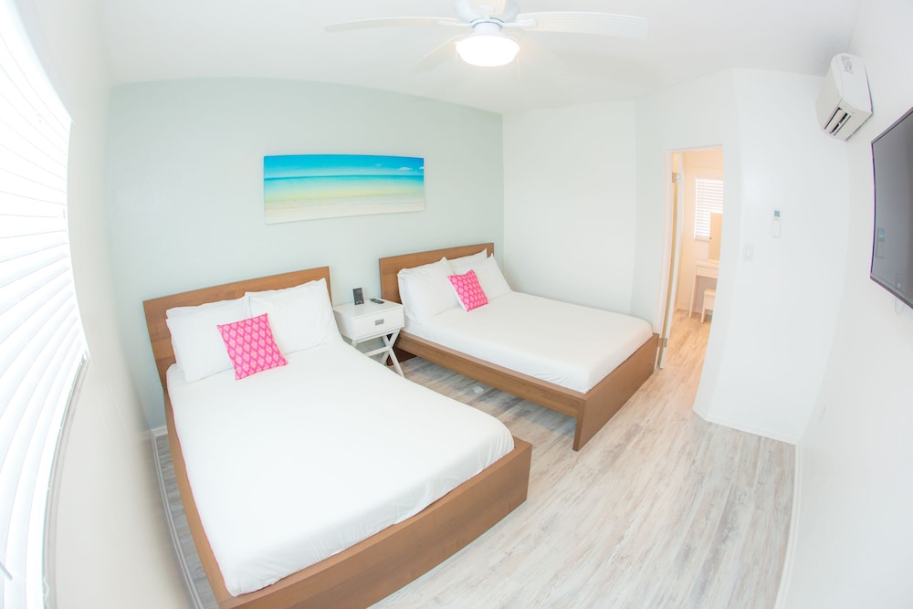 St Pete Beach Suites - photo 29