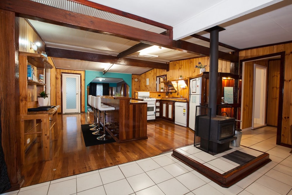 Rustic Retreat Esperance - carbon neutral hotel in Castletown