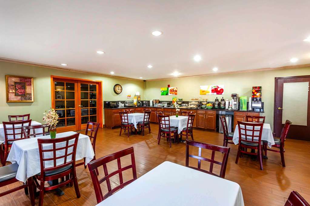 Quality Inn Near Seattle Premium Outlets - photo 31