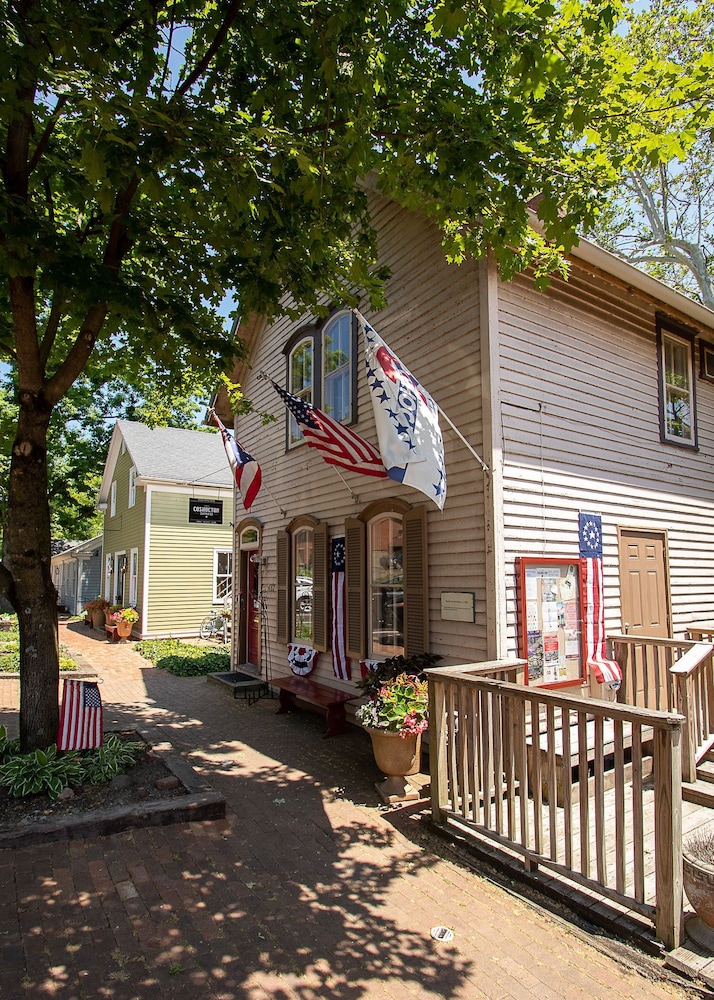 Country Squire Inn & Suites - photo 13
