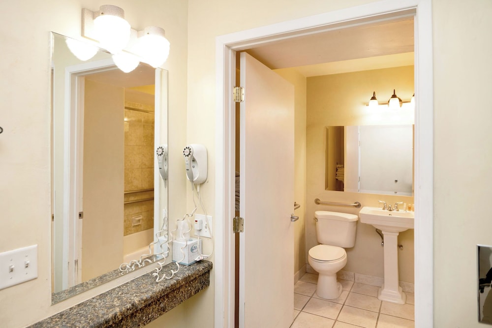 Rodeway Inn Downtown Phoenix - photo 14