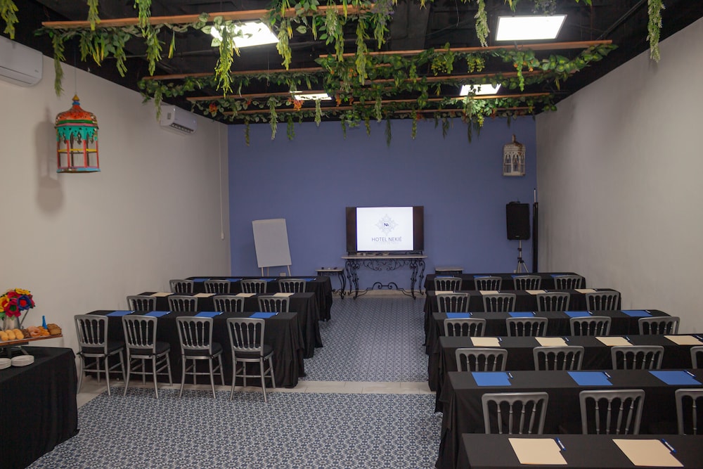 Meeting facility