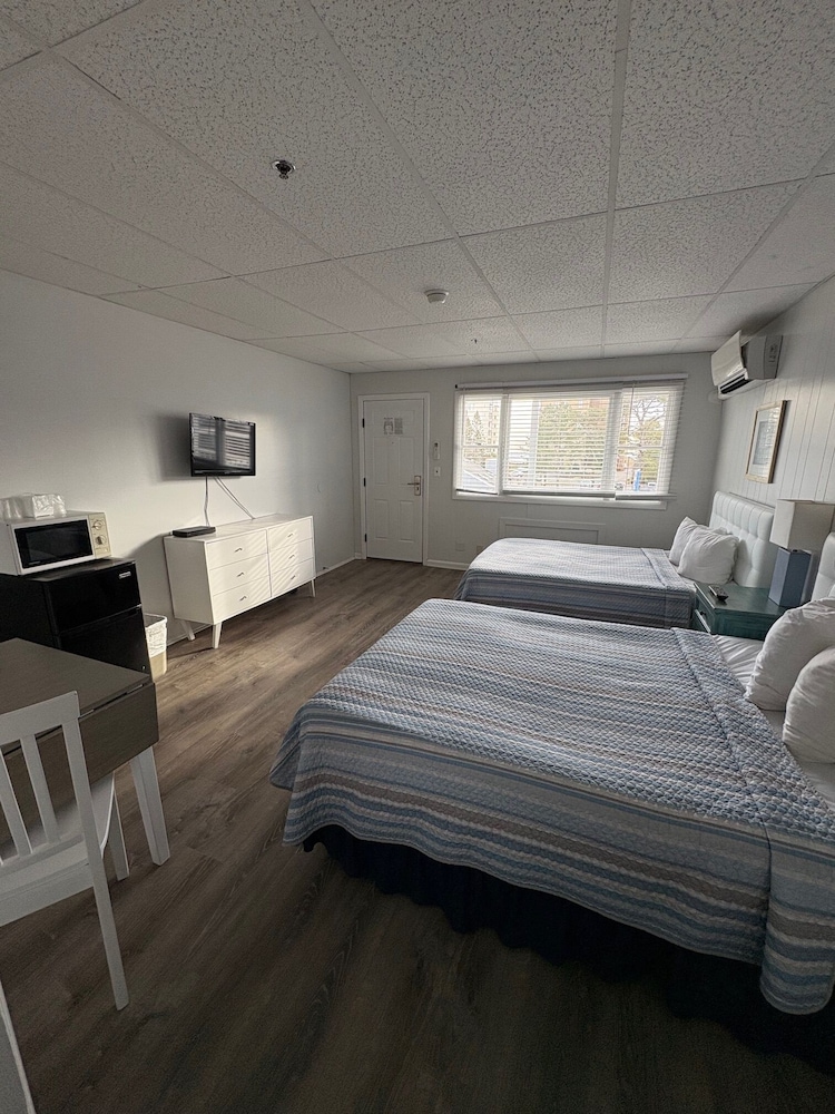 Grand Beach Inn - photo 22