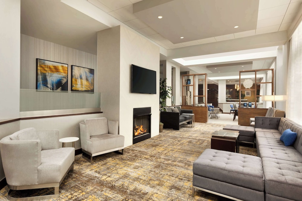 DoubleTree by Hilton Hartford Bradley Airport — Windsor Locks — photo 2
