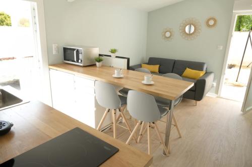 T2 28m2 Avec Cour Et Stationnement Wifi Et Linge Fournis in Angouleme, France