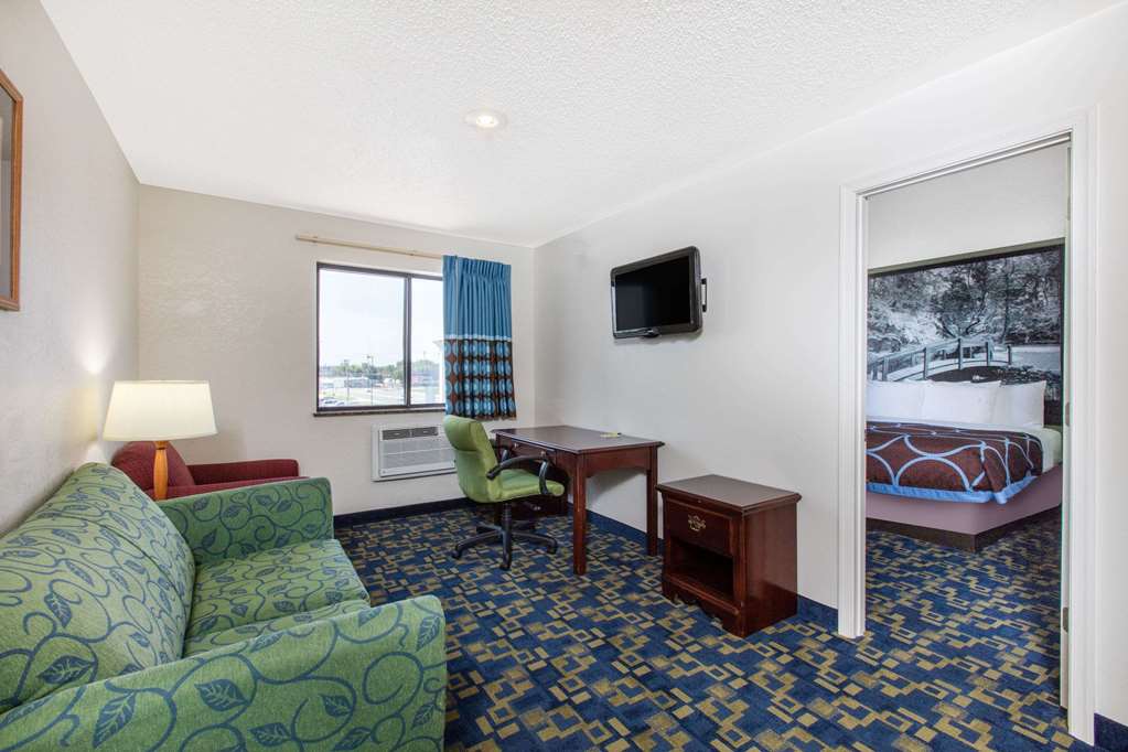 Super 8 by Wyndham Aberdeen MD - photo 13