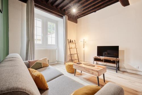 Hypercentre Elegance Calme Proche Commerces — Bourg En Bresse