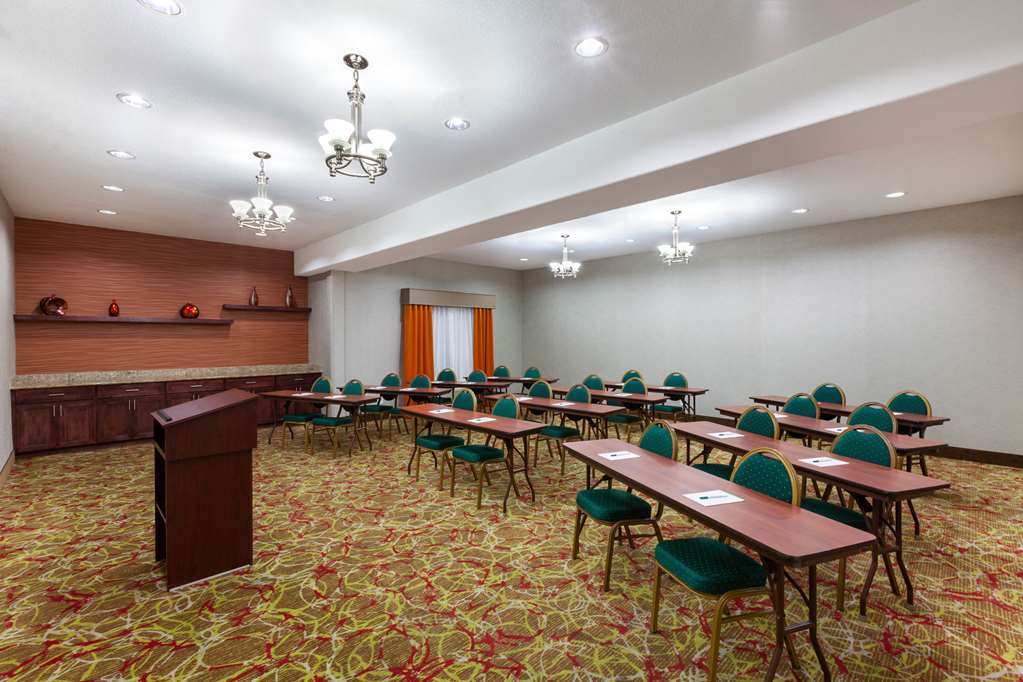 La Quinta Inn & Suites by Wyndham Houston Channelview - photo 13