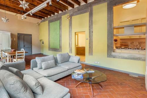 Piazza Pitti Luxury Apartment Town Center — 4-Star Luxury Hotel in Florence, Italy