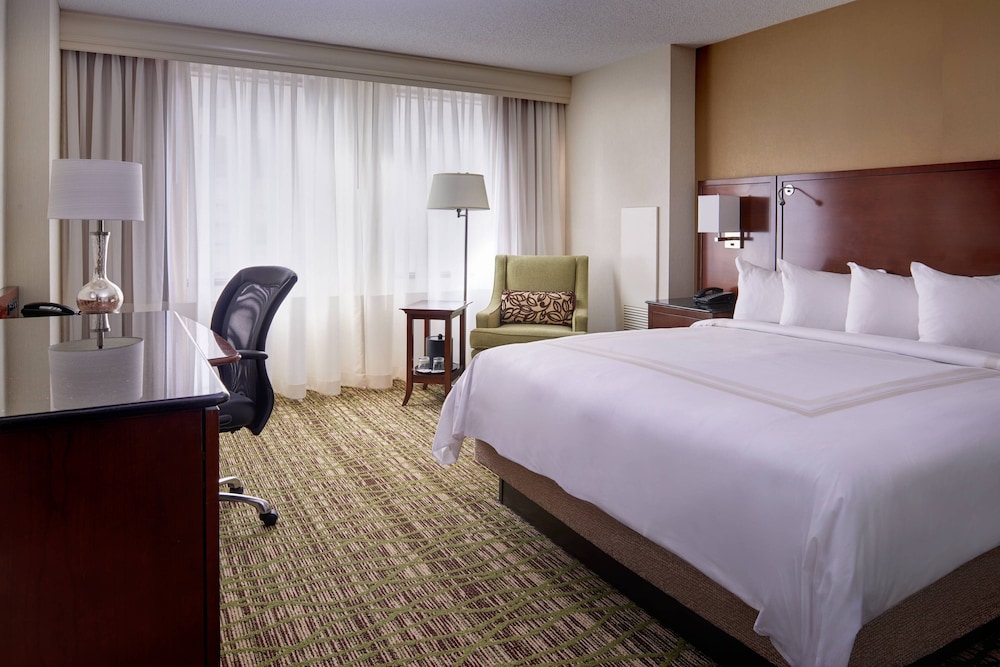 Cleveland Marriott Downtown at Key Tower - photo 9