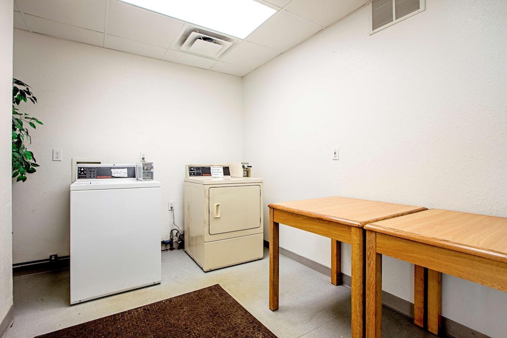 Seasons Inn Traverse City - photo 29