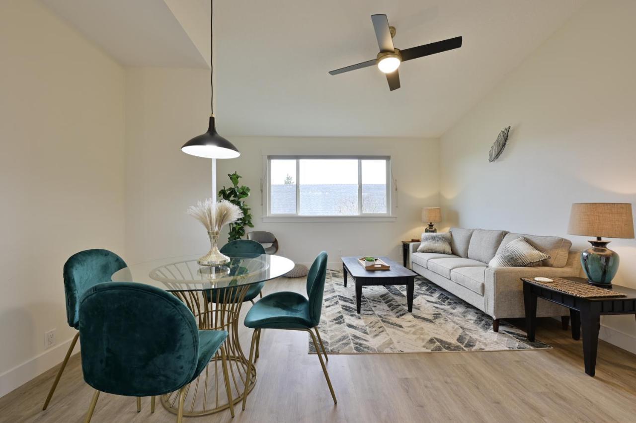 Modern Upstairs Loft Newly Renovated — Salem — photo 4