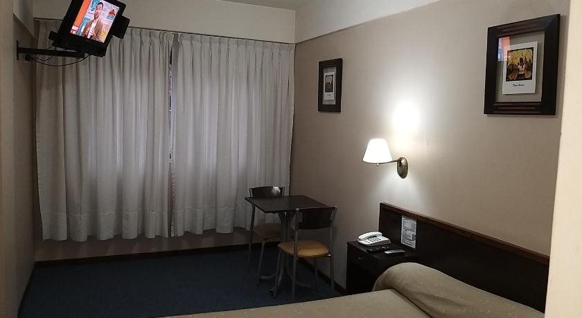 Hotel Carrara — hotel in Balvanera