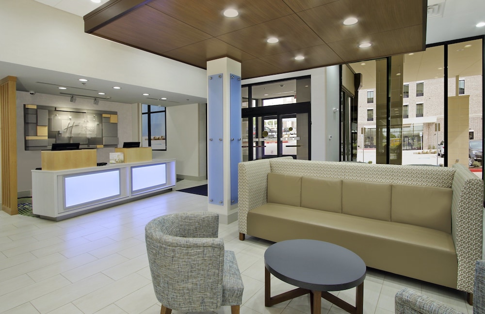 Holiday Inn Express & Suites Dallas Frisco NW Toyota Stdm by IHG - photo 3
