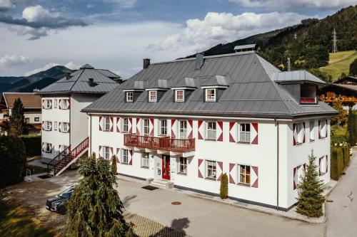 Kitz Residenz by Alpin Rentals incl Summercard — 4-Star Luxury Hotel in Kaprun, Austria