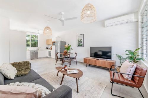 'Botanica Bonita' A Stylish Nightcliff Hideaway — 4-Star Luxury Hotel in Darwin, Australia