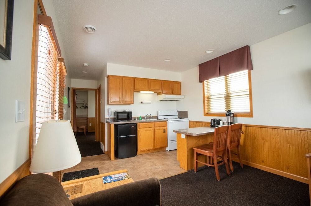 Grand Hinckley RV Resort - photo 18