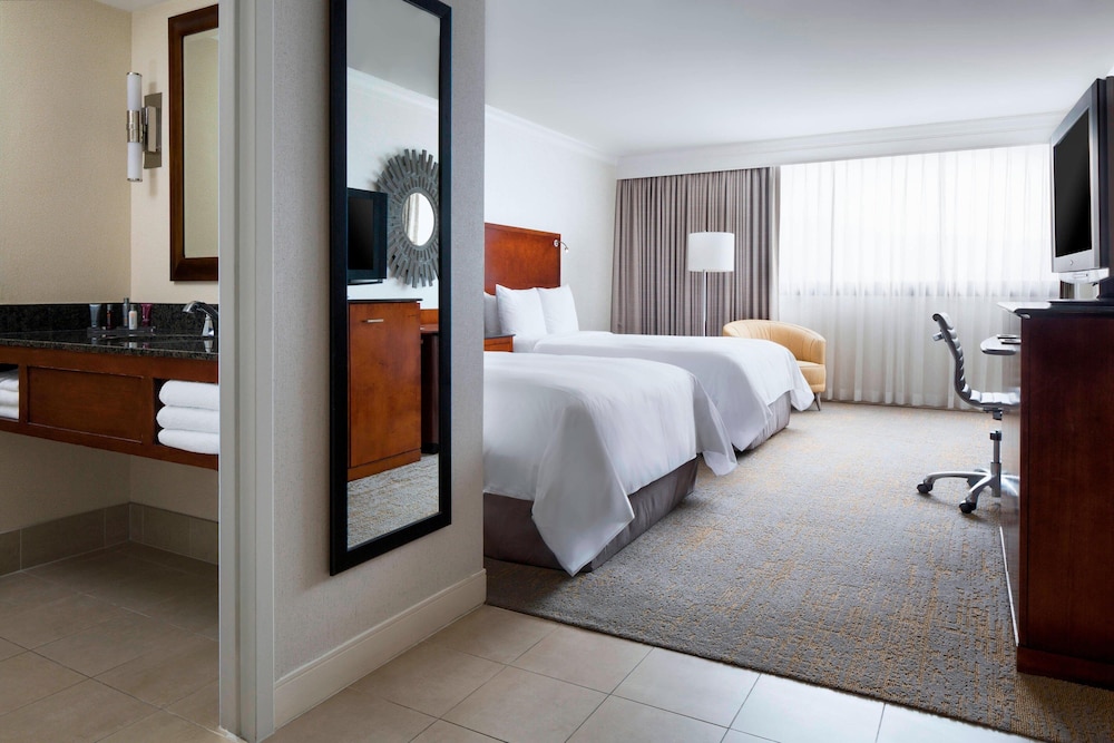 Los Angeles Marriott Burbank Airport - photo 9